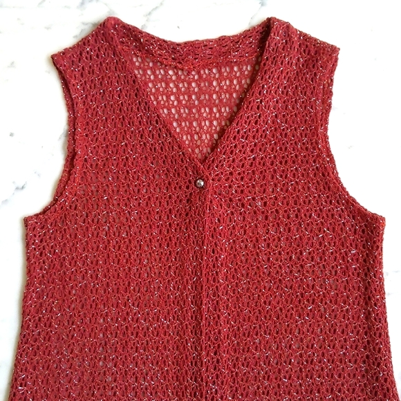 NWOT. Lightweight Knitted Fabric Vest with sparkling. - Picture 3 of 4